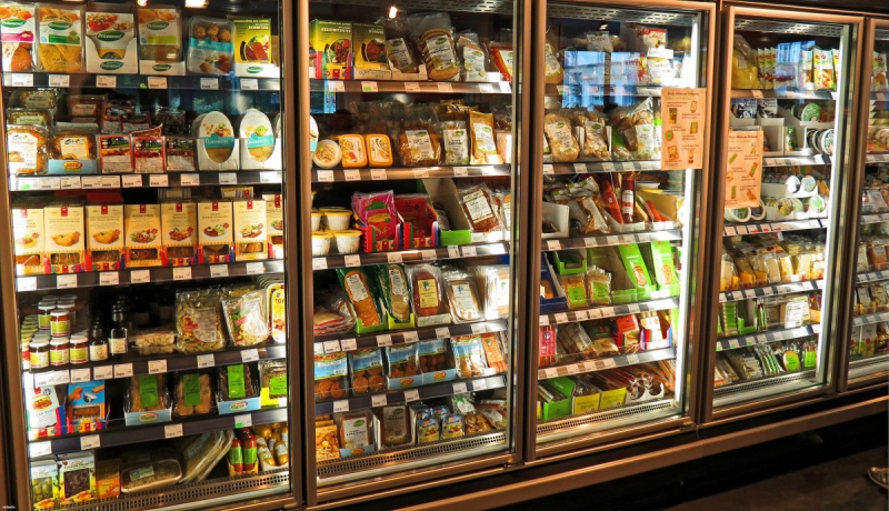 vitrine-CASTELLAR-min_supermarket_fridge_produce_food_market_retail_shop_store-858798